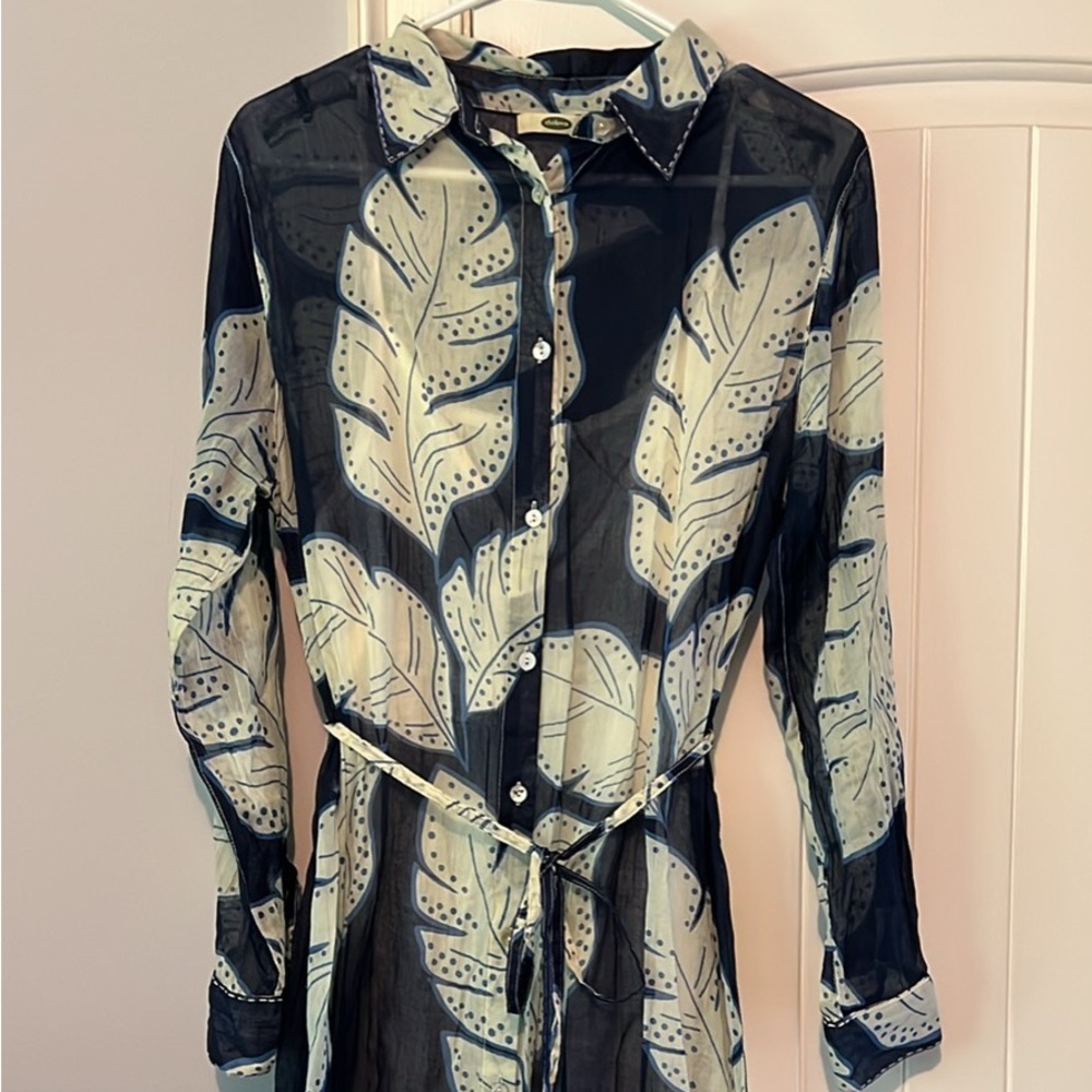 Dolmo Lightweight dress/cover up Navy and Cream Leaf Print Dress